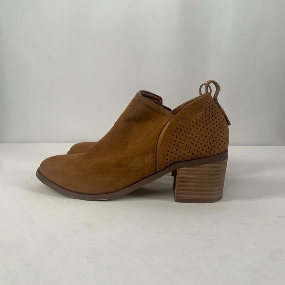 Steve Madden Ruebey Suede Perforated Bootie in Chestnut Brown Size 9 - Picture 6 of 8